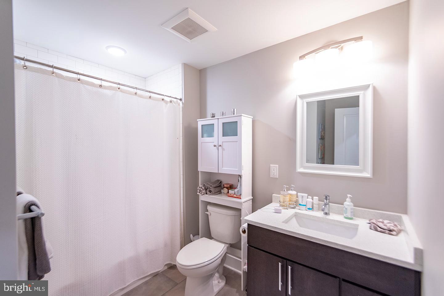 1607 CATHARINE ST #UNIT 2F