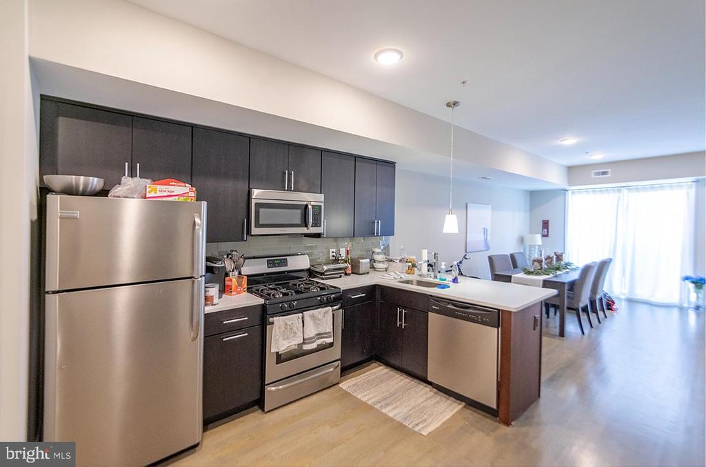 1607 CATHARINE ST #UNIT 2F