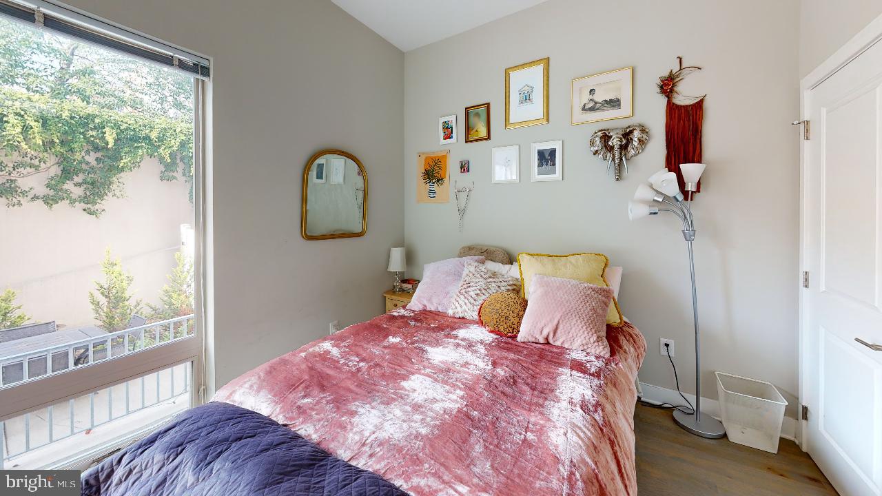 1607 CATHARINE ST #UNIT 1F