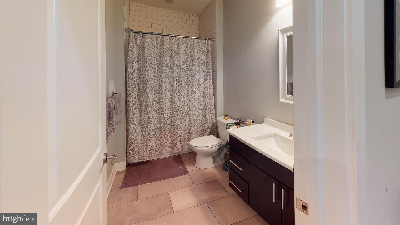 1607 CATHARINE ST #UNIT 1F