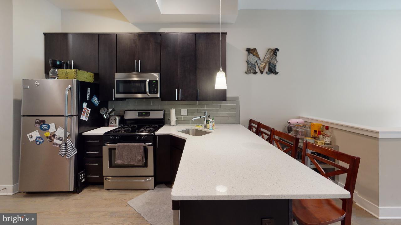 1607 CATHARINE ST #UNIT 1F