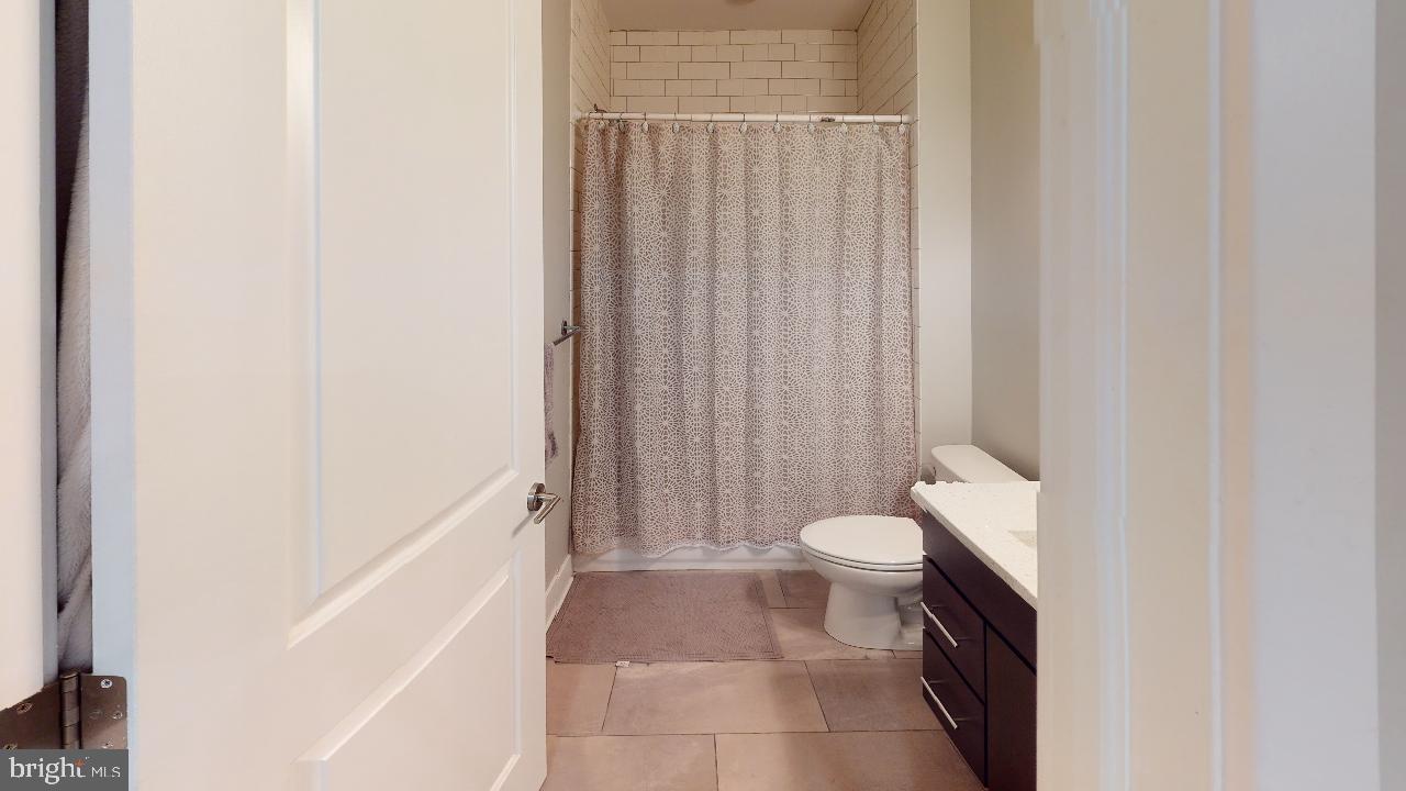 1607 CATHARINE ST #UNIT 1F