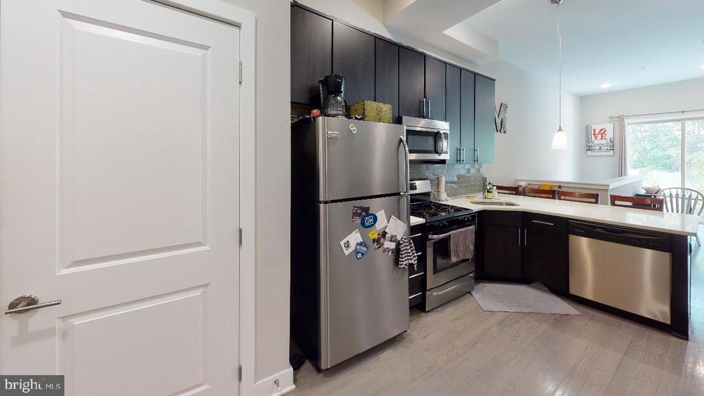 1607 CATHARINE ST #UNIT 1F
