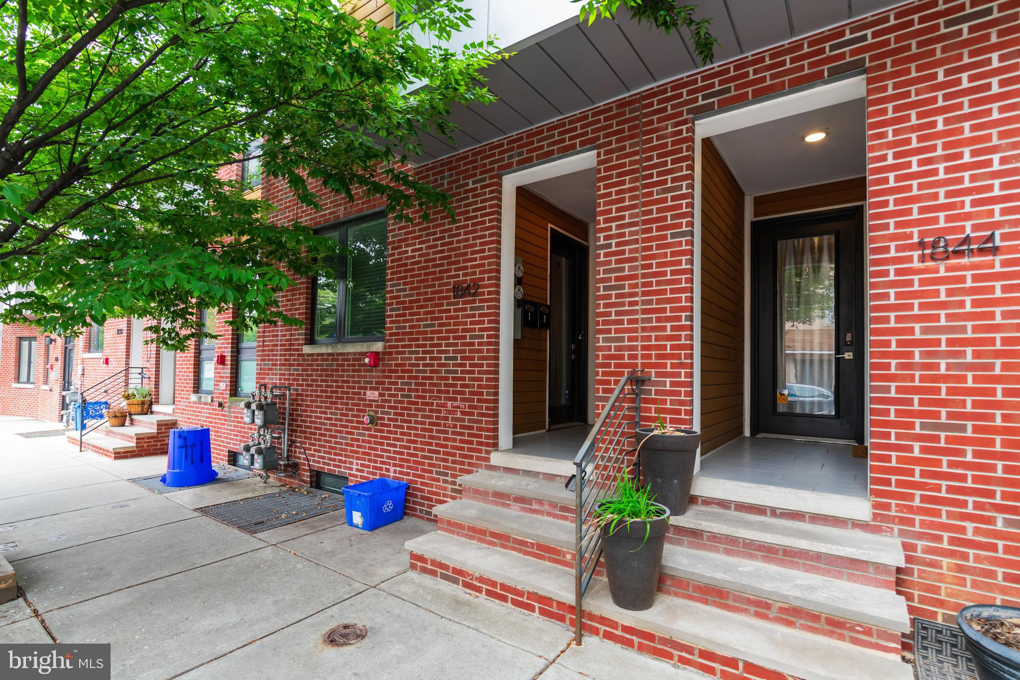 1842 FRANKFORD AVE #1