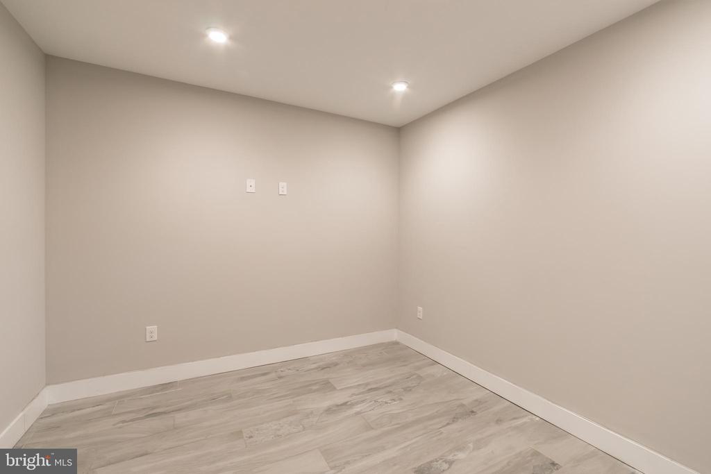 1842 FRANKFORD AVE #1