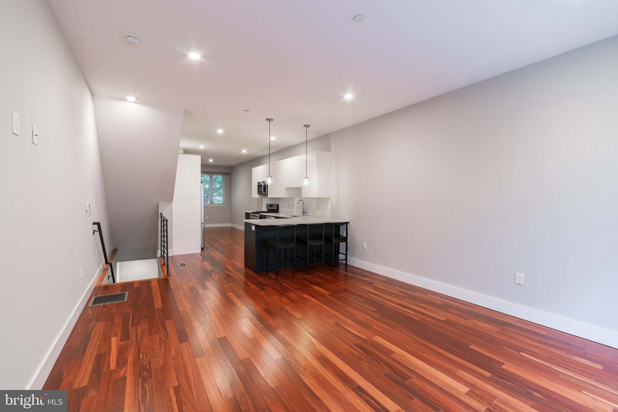 1842 FRANKFORD AVE #1