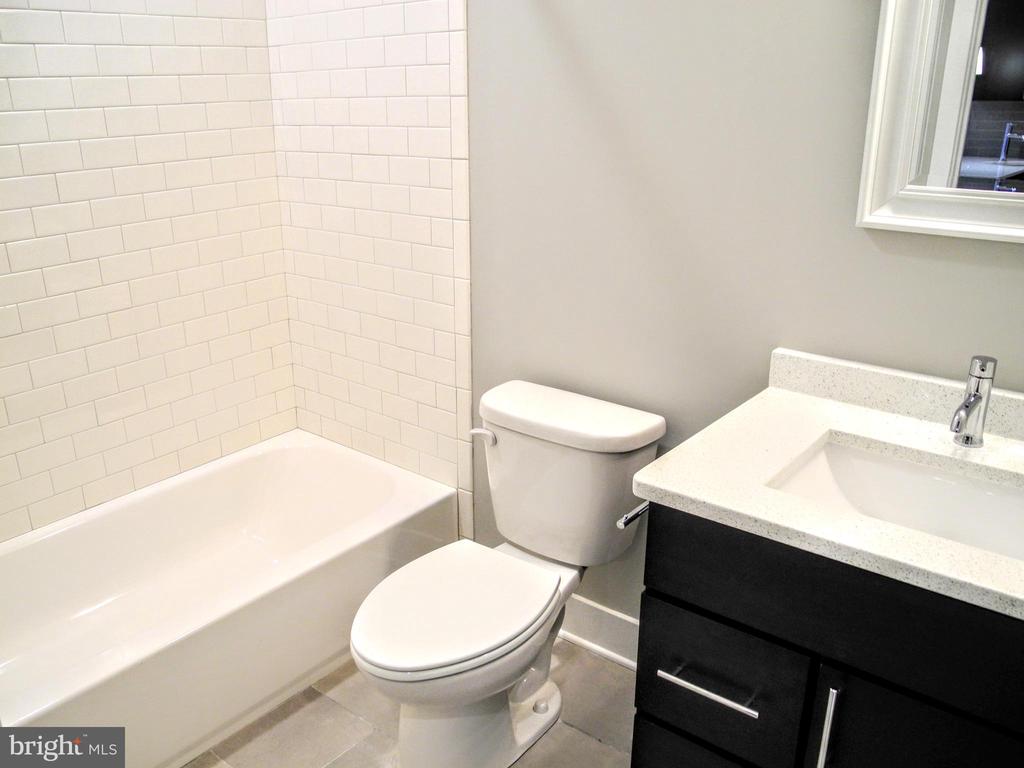 1607 CATHARINE ST #UNIT 3D