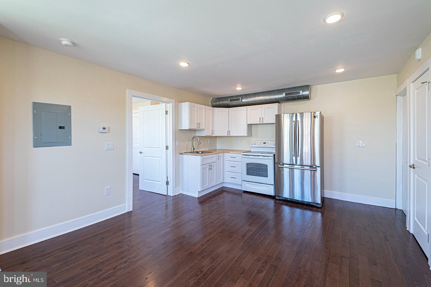 527 S 21ST ST #3R