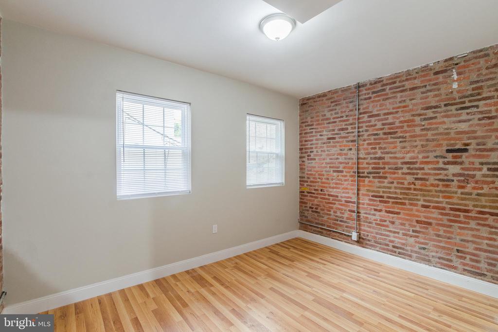 1126 E PASSYUNK AVE #UNIT 2
