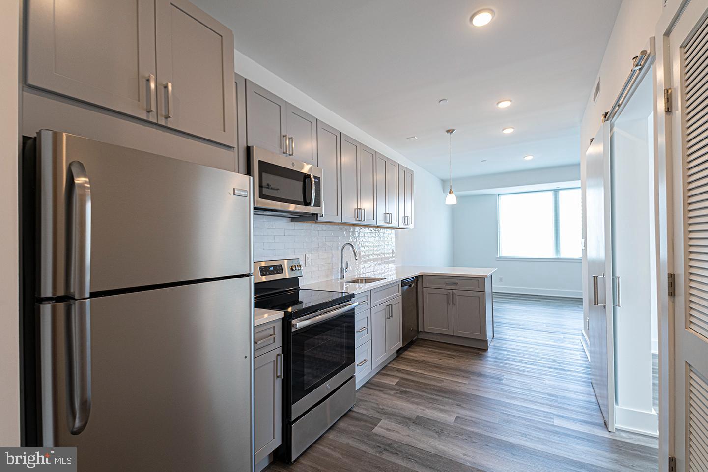 1245 RIDGE AVE #UNIT 401