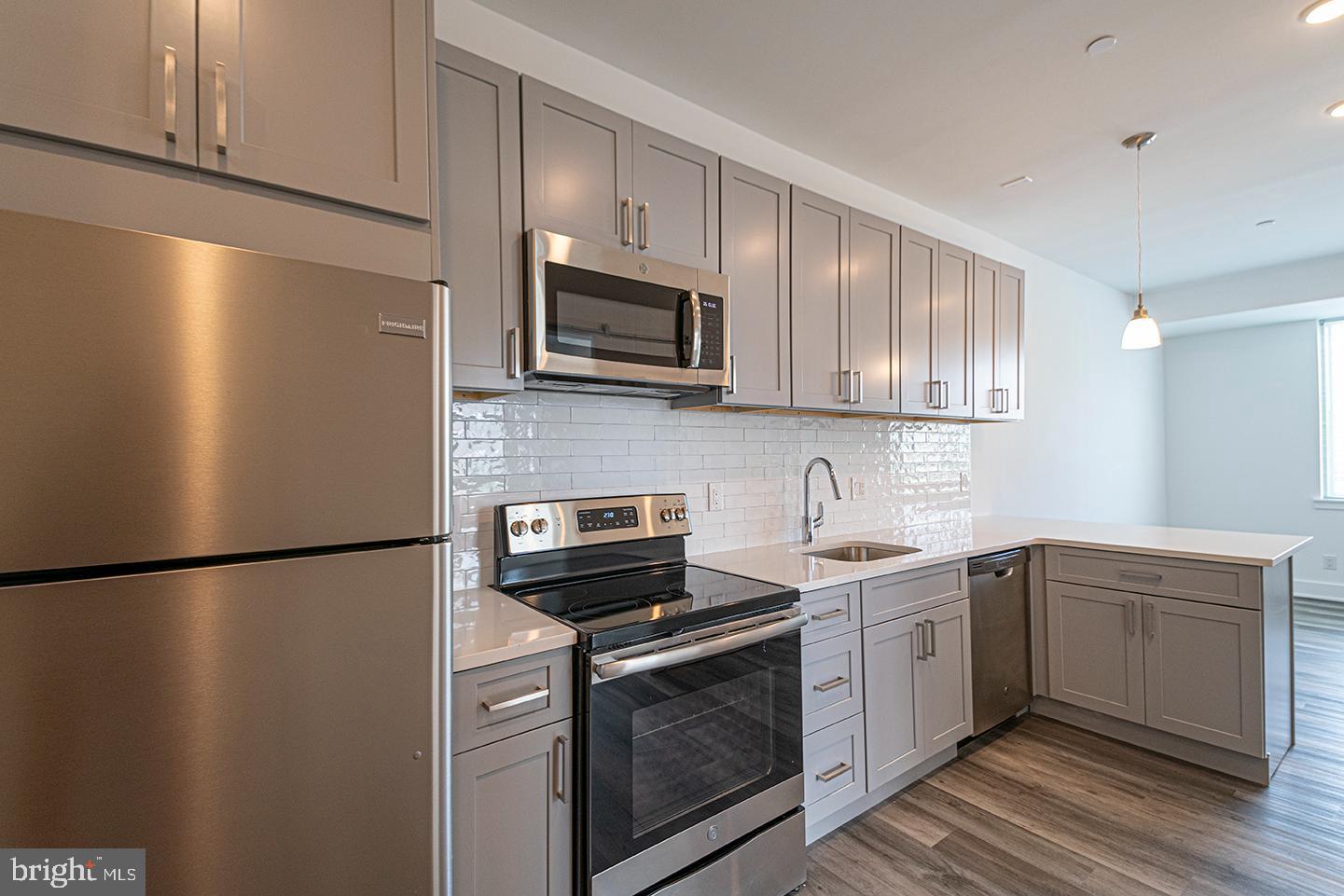 1245 RIDGE AVE #UNIT 401