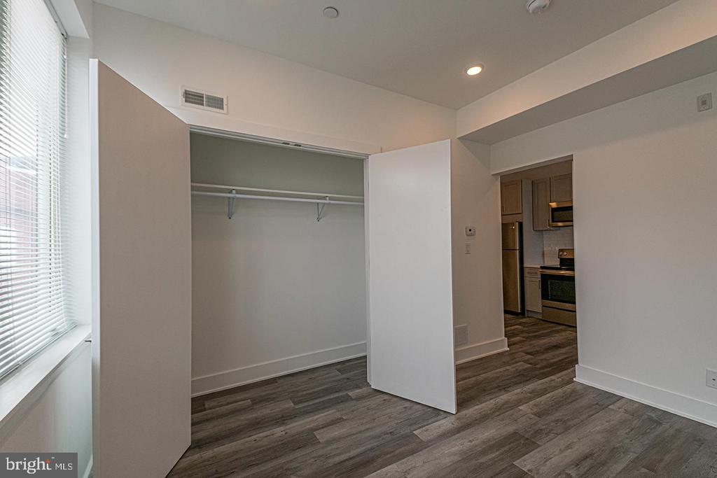 1245 RIDGE AVE #UNIT 401