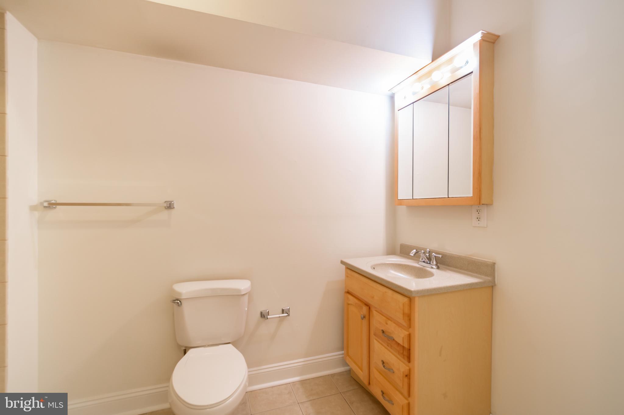 1805 CARPENTER ST #2ND FLOOR