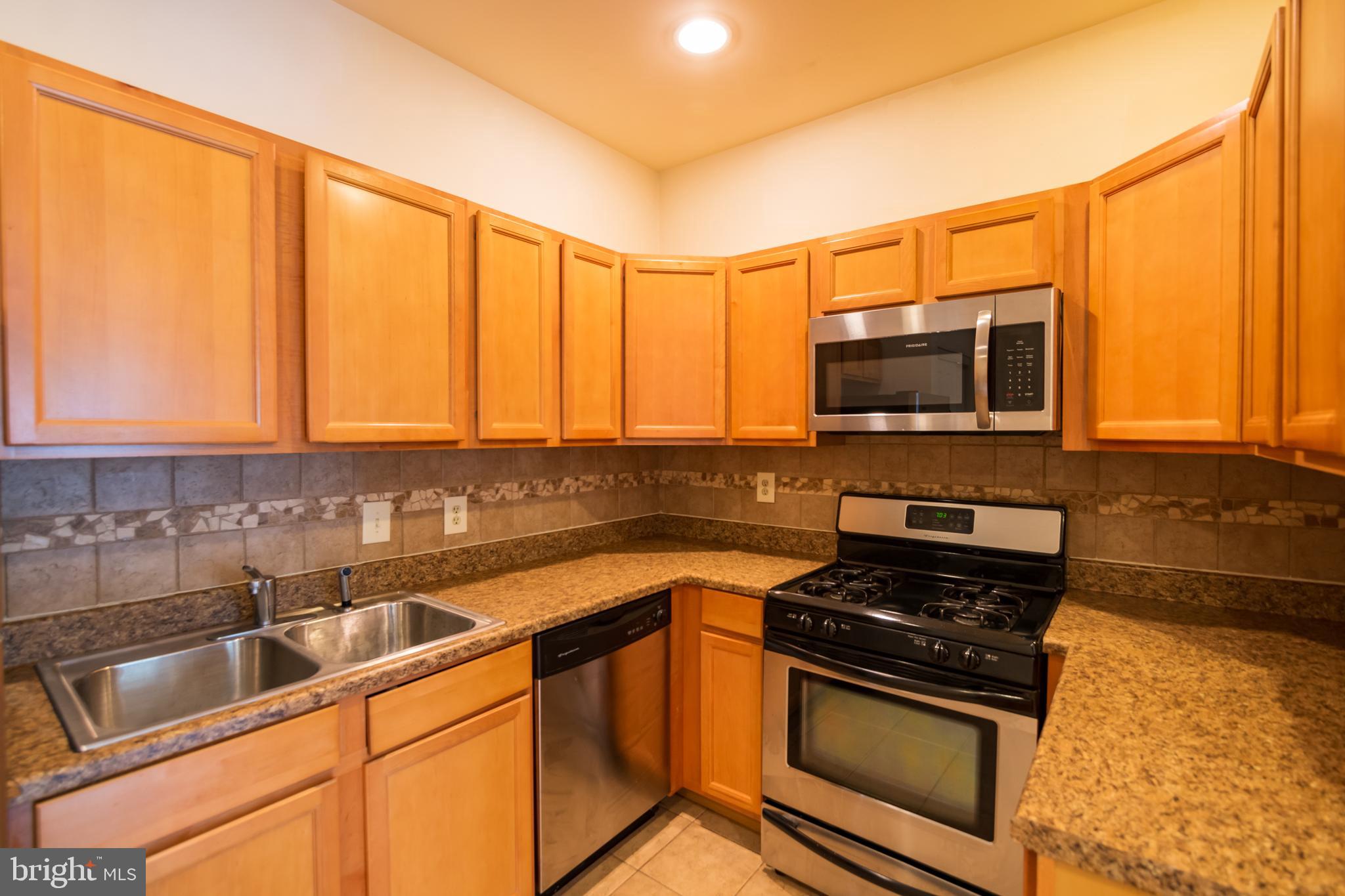 1805 CARPENTER ST #2ND FLOOR