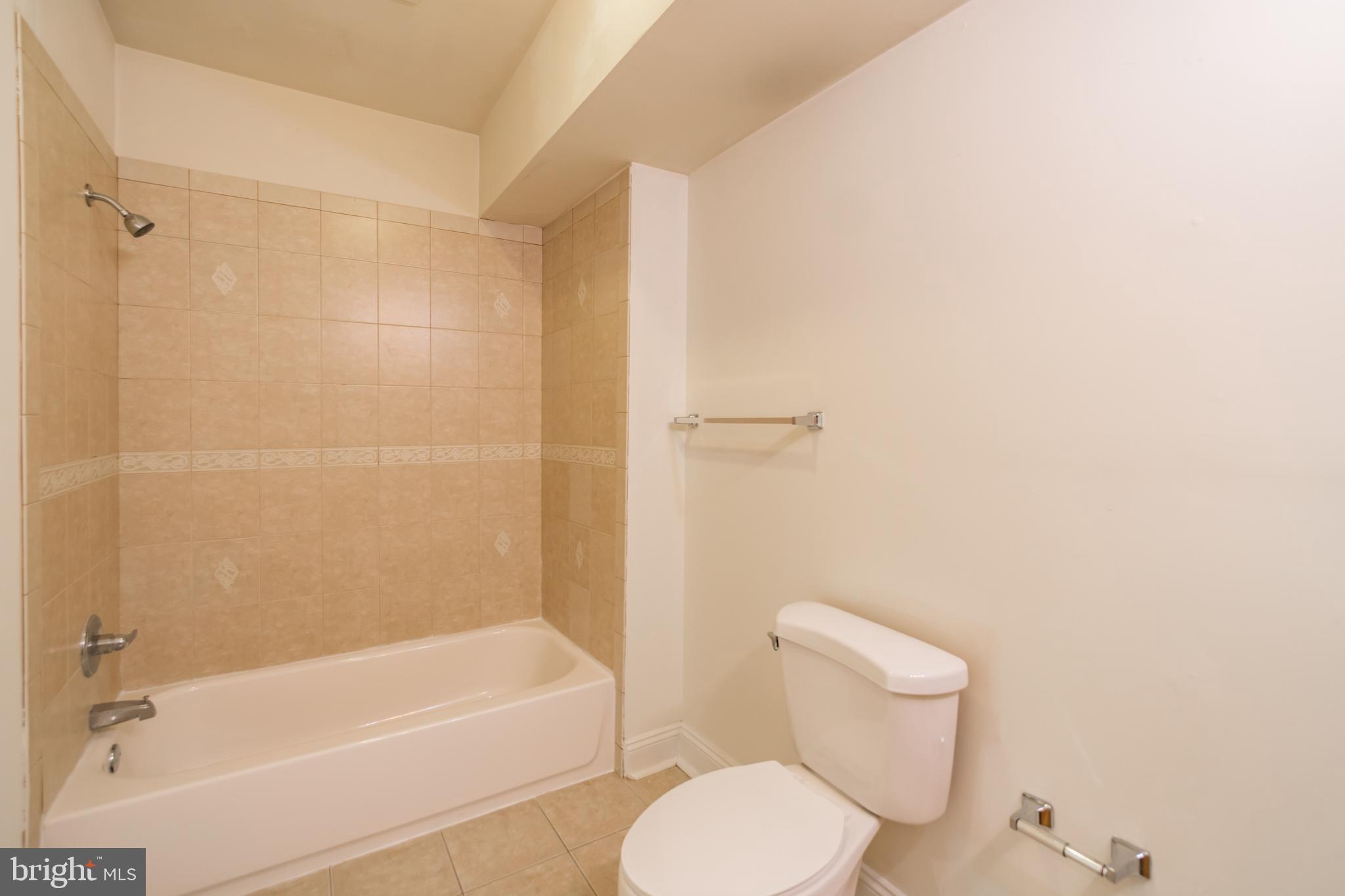 1805 CARPENTER ST #2ND FLOOR