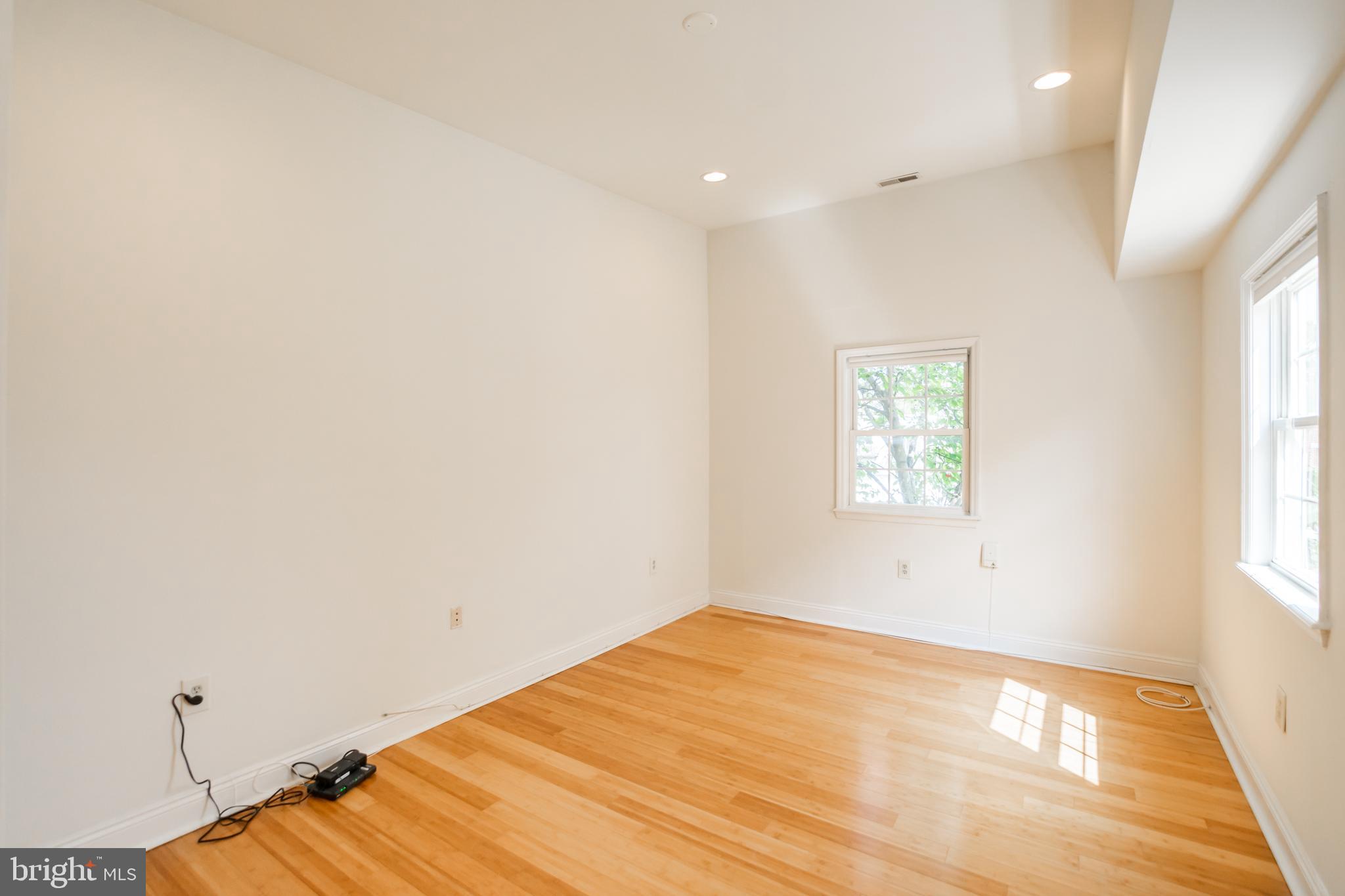 1805 CARPENTER ST #2ND FLOOR