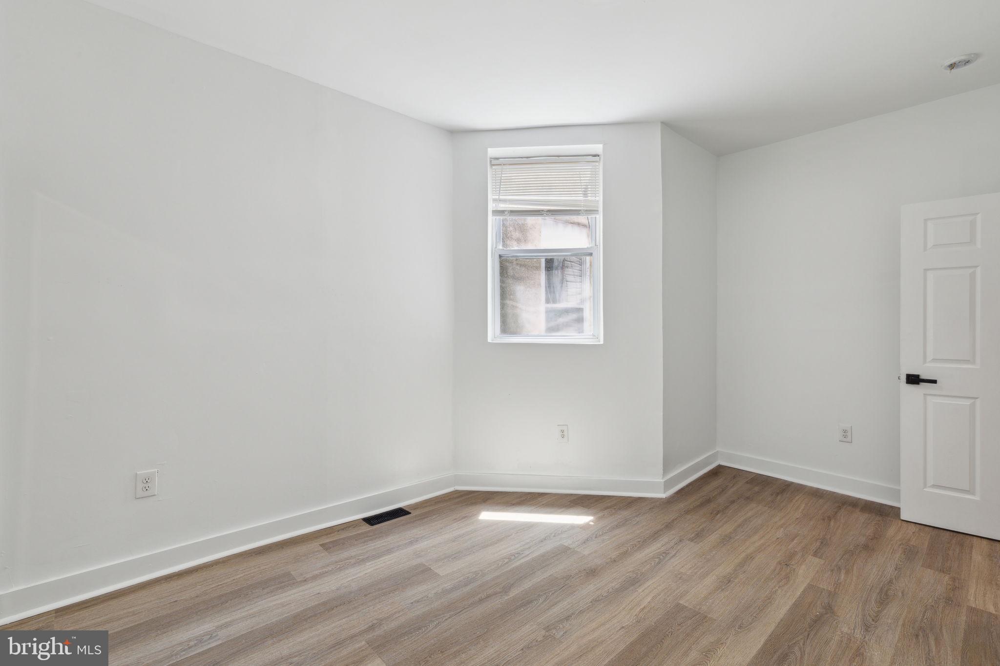 4928 WALTON AVE #3