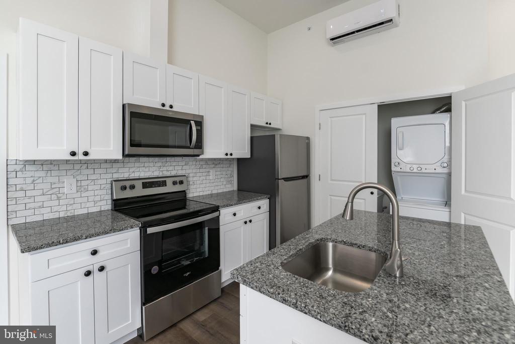5303 CHESTER AVE #UNIT 302