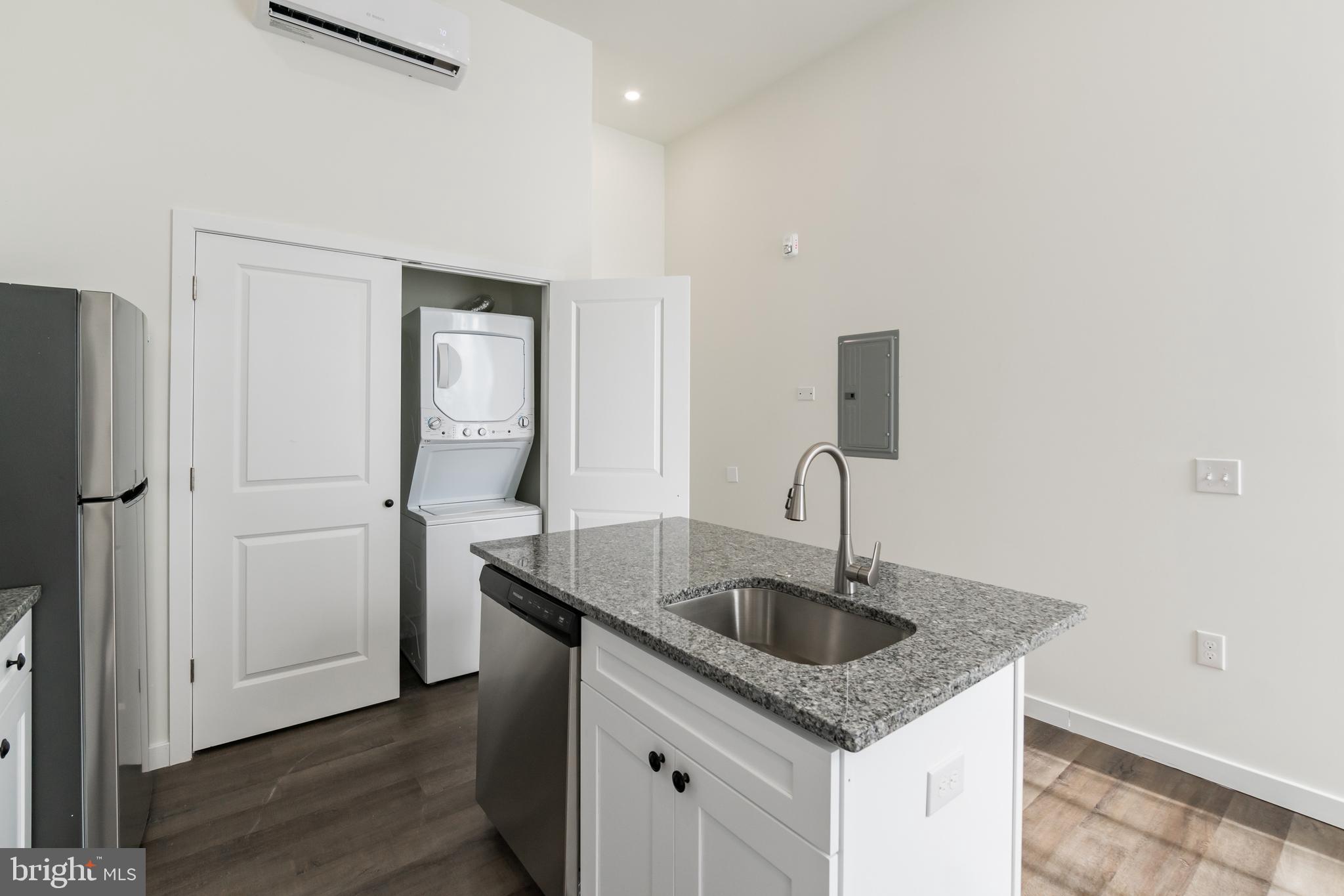 5303 CHESTER AVE #UNIT 302