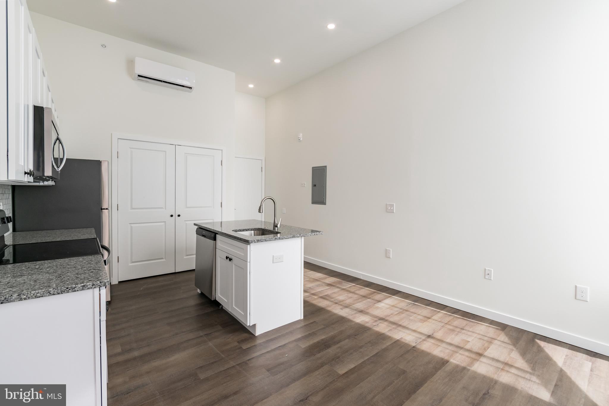 5303 CHESTER AVE #UNIT 302