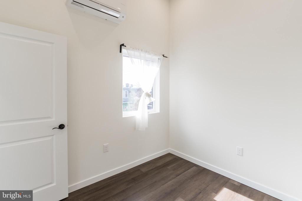 5303 CHESTER AVE #UNIT 302