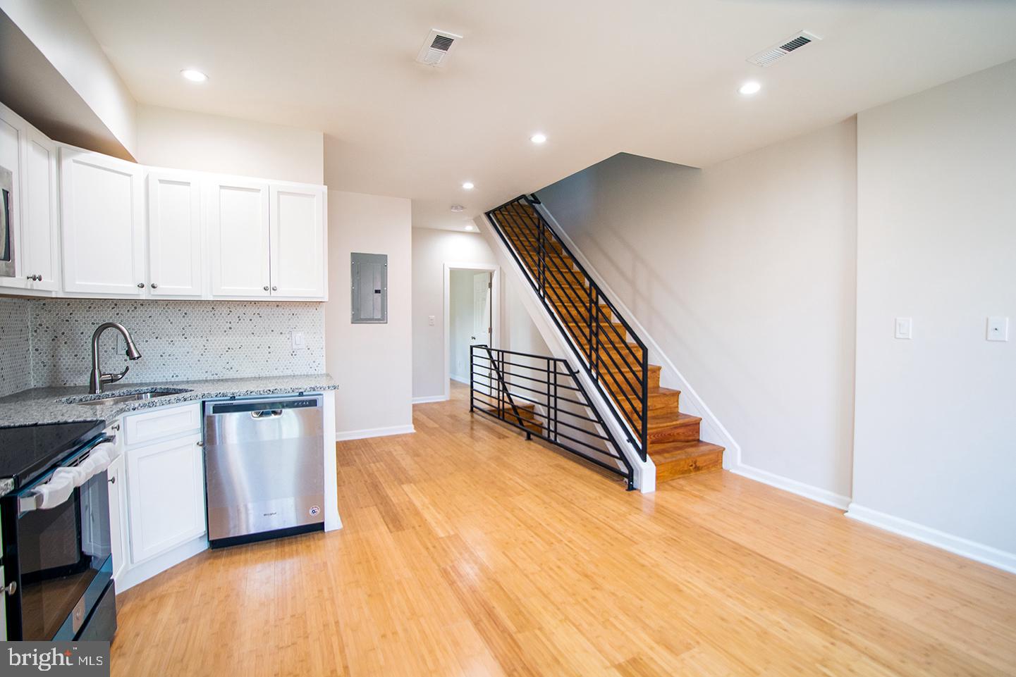 2428 SHARSWOOD ST #UNIT 2