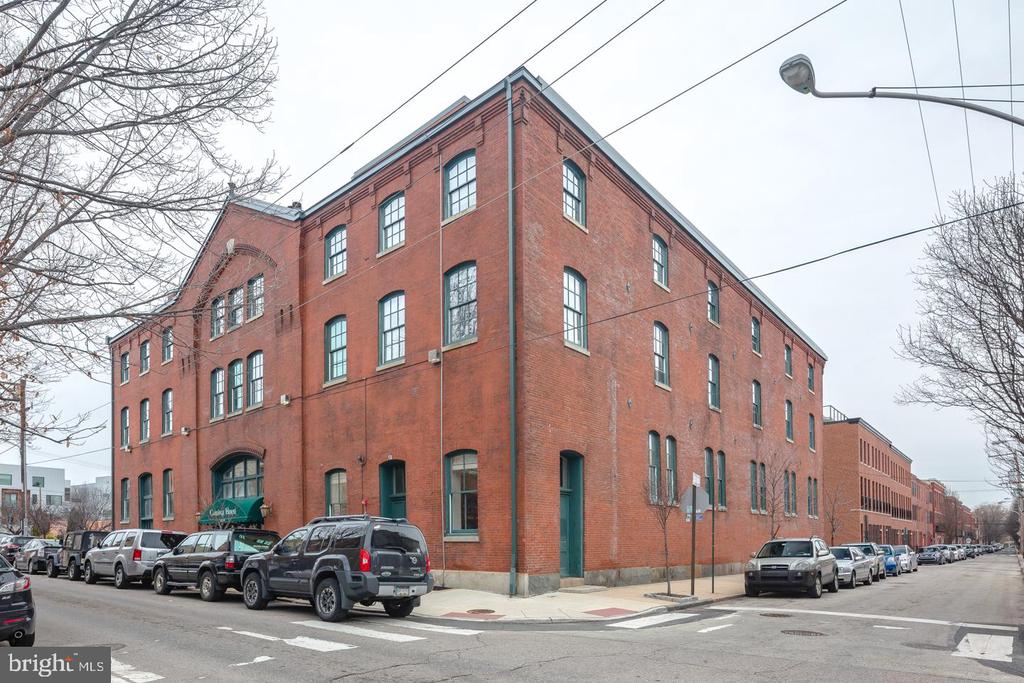 627 N 18TH ST #208