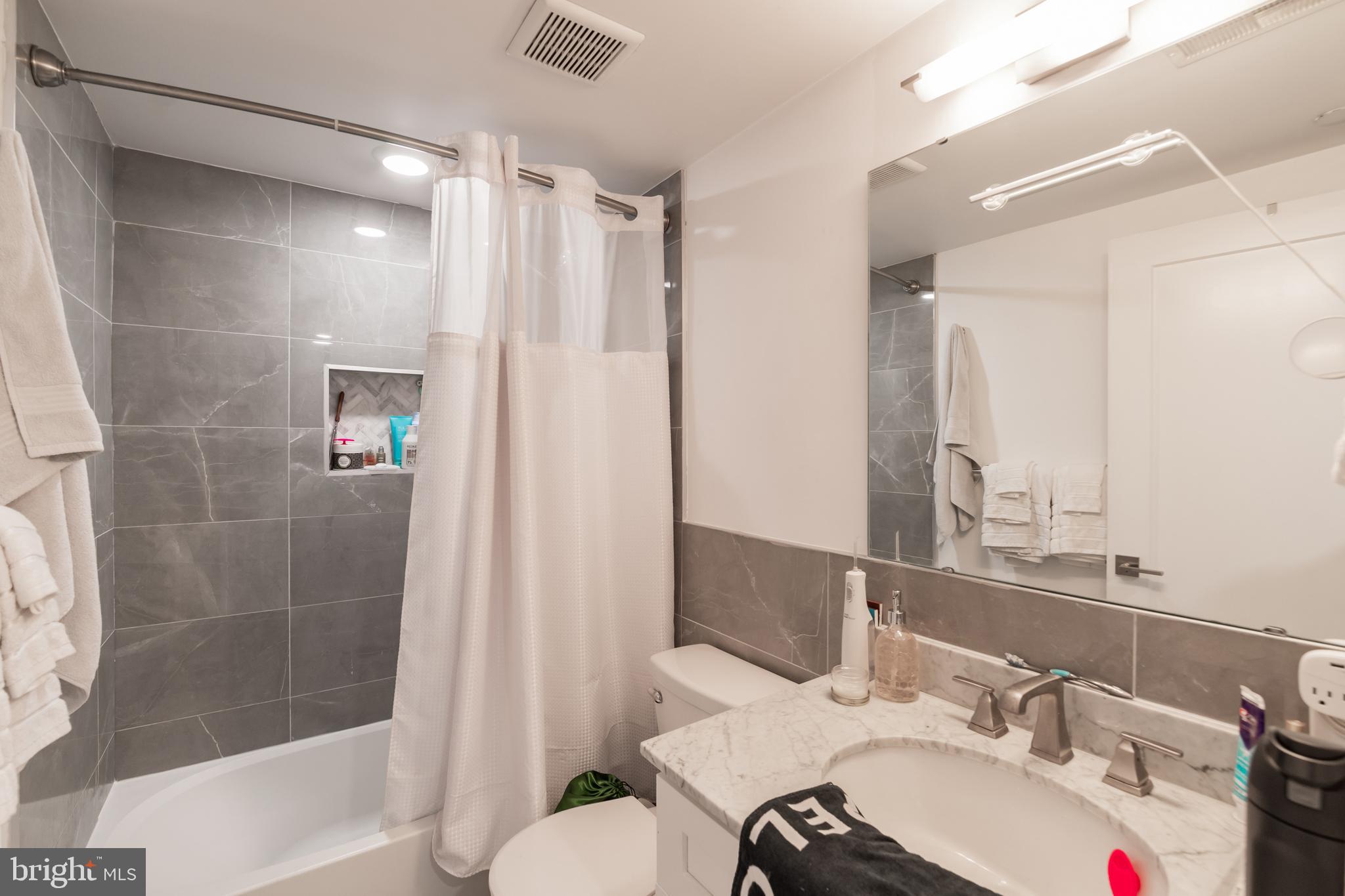 745 N 20TH ST #UNIT 4