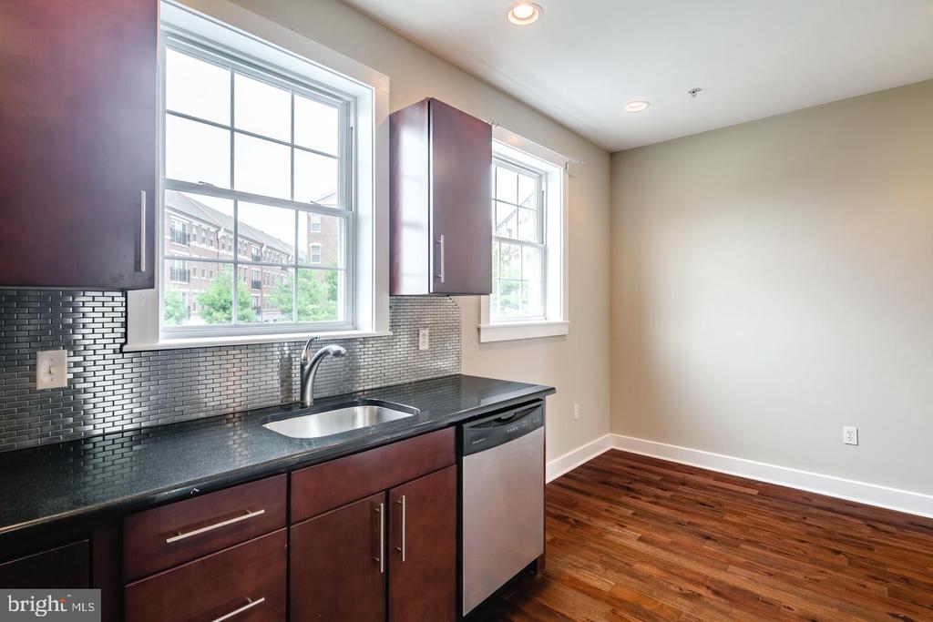 2635 CATHARINE ST #UNIT B