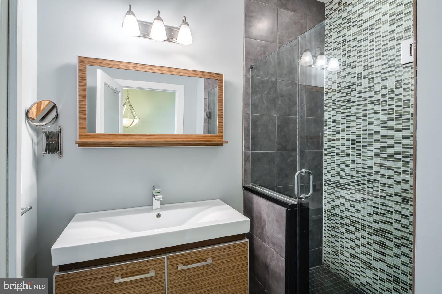 2635 CATHARINE ST #UNIT B