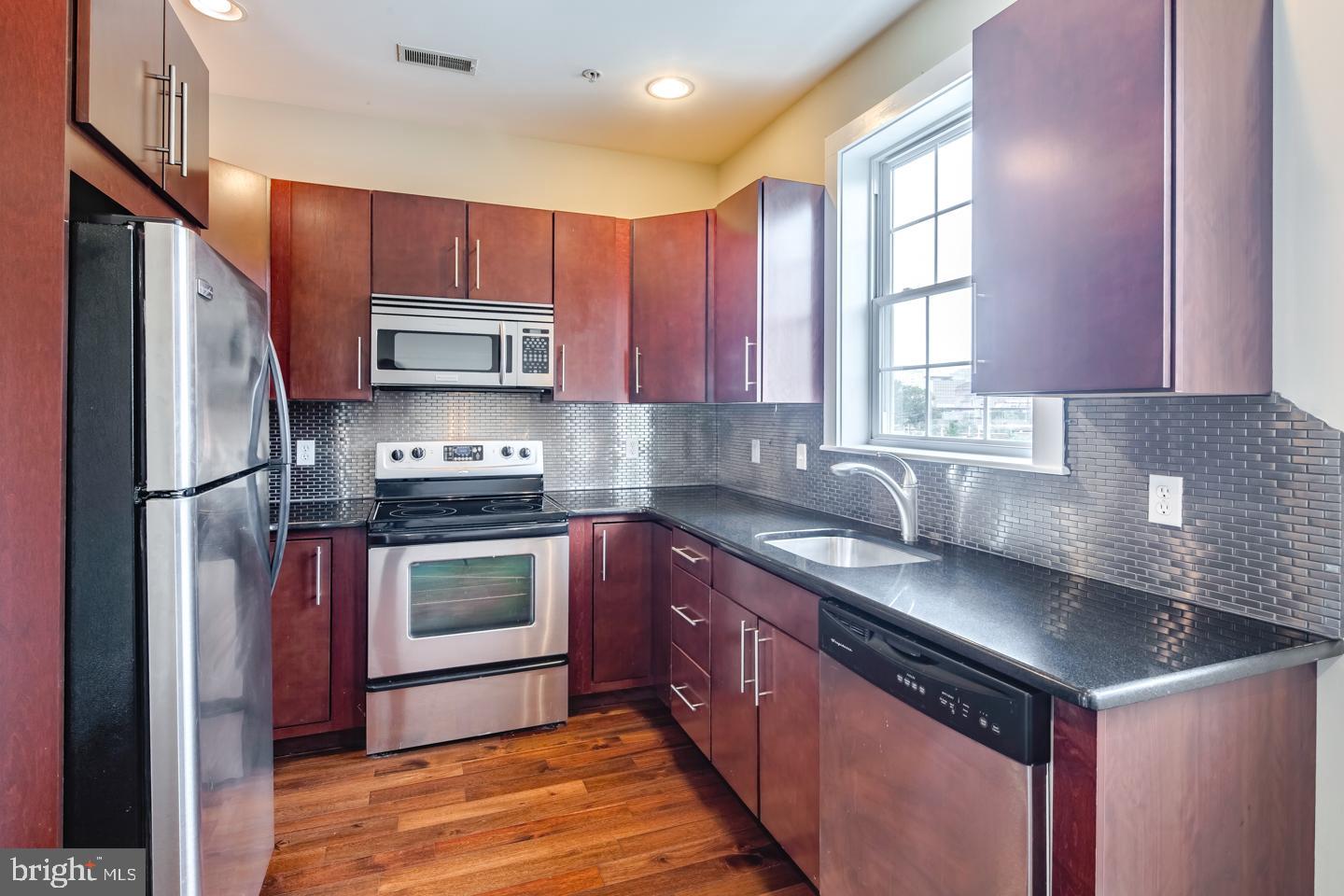 2635 CATHARINE ST #UNIT B