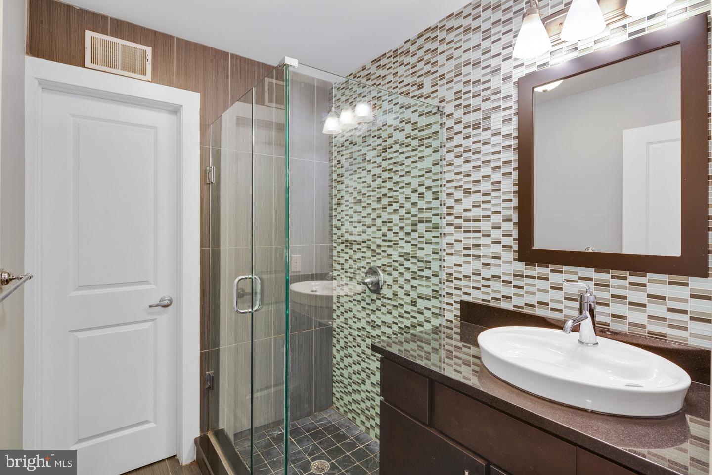 2615 CHRISTIAN ST #UNIT B