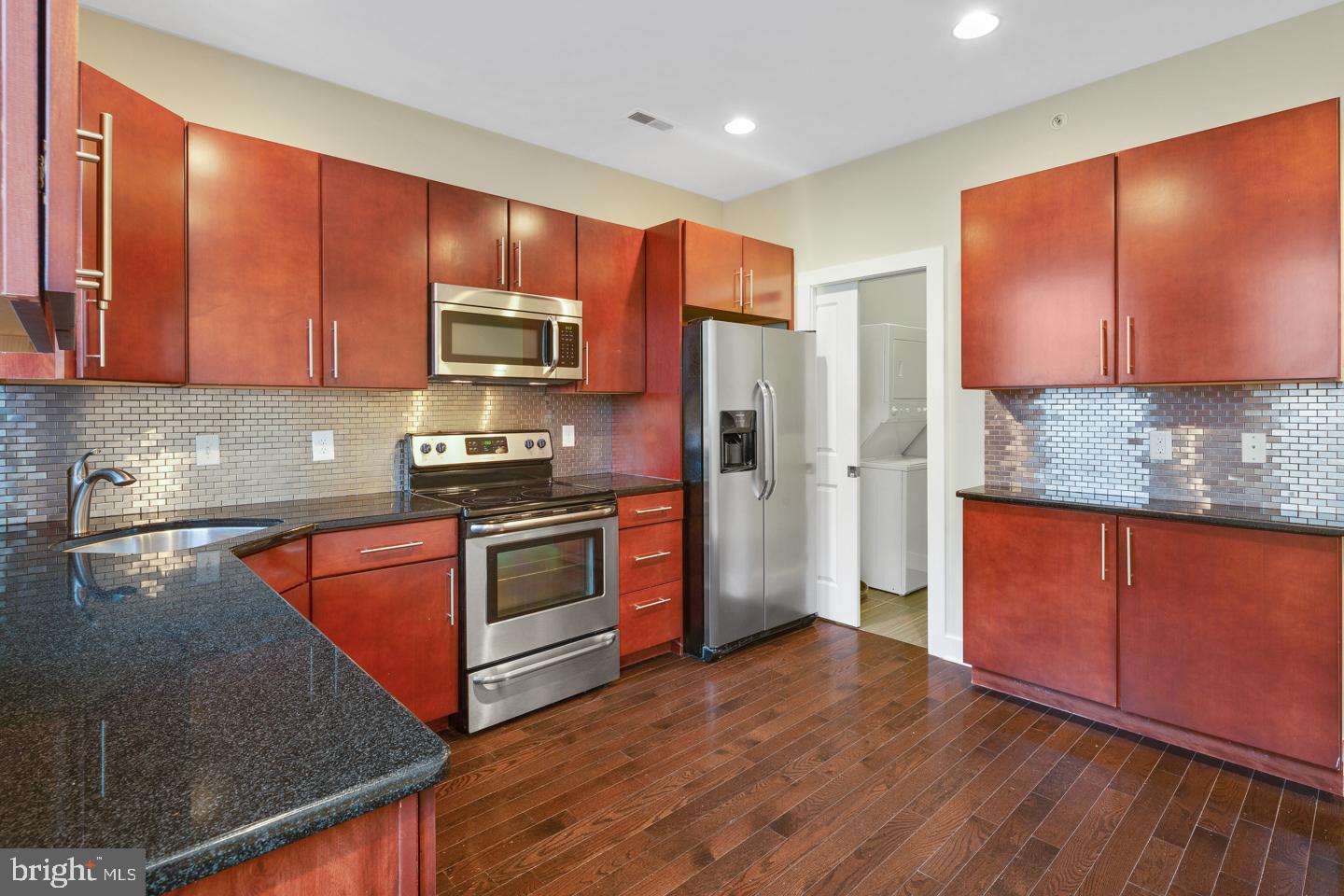 2615 CHRISTIAN ST #UNIT B