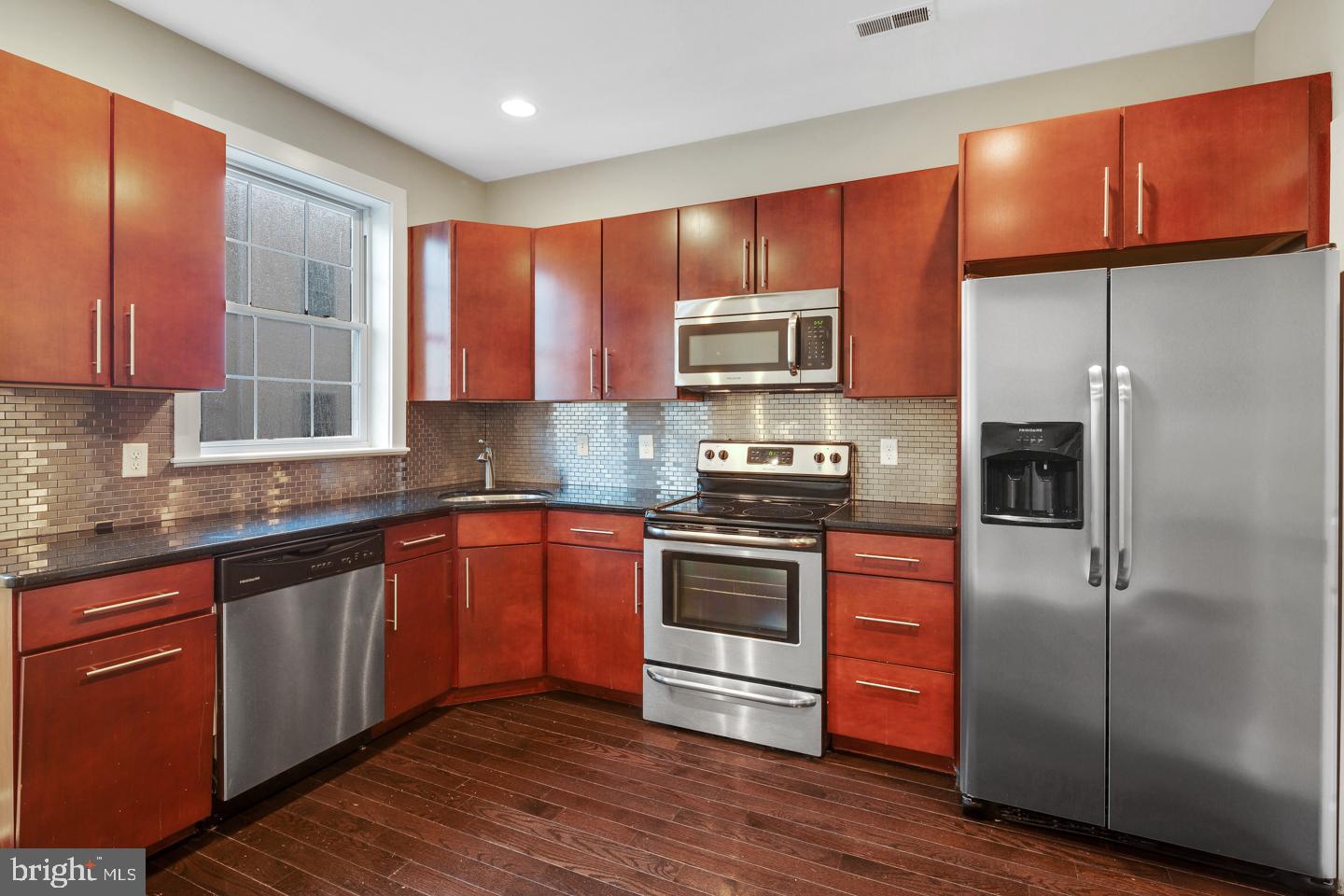 2615 CHRISTIAN ST #UNIT B