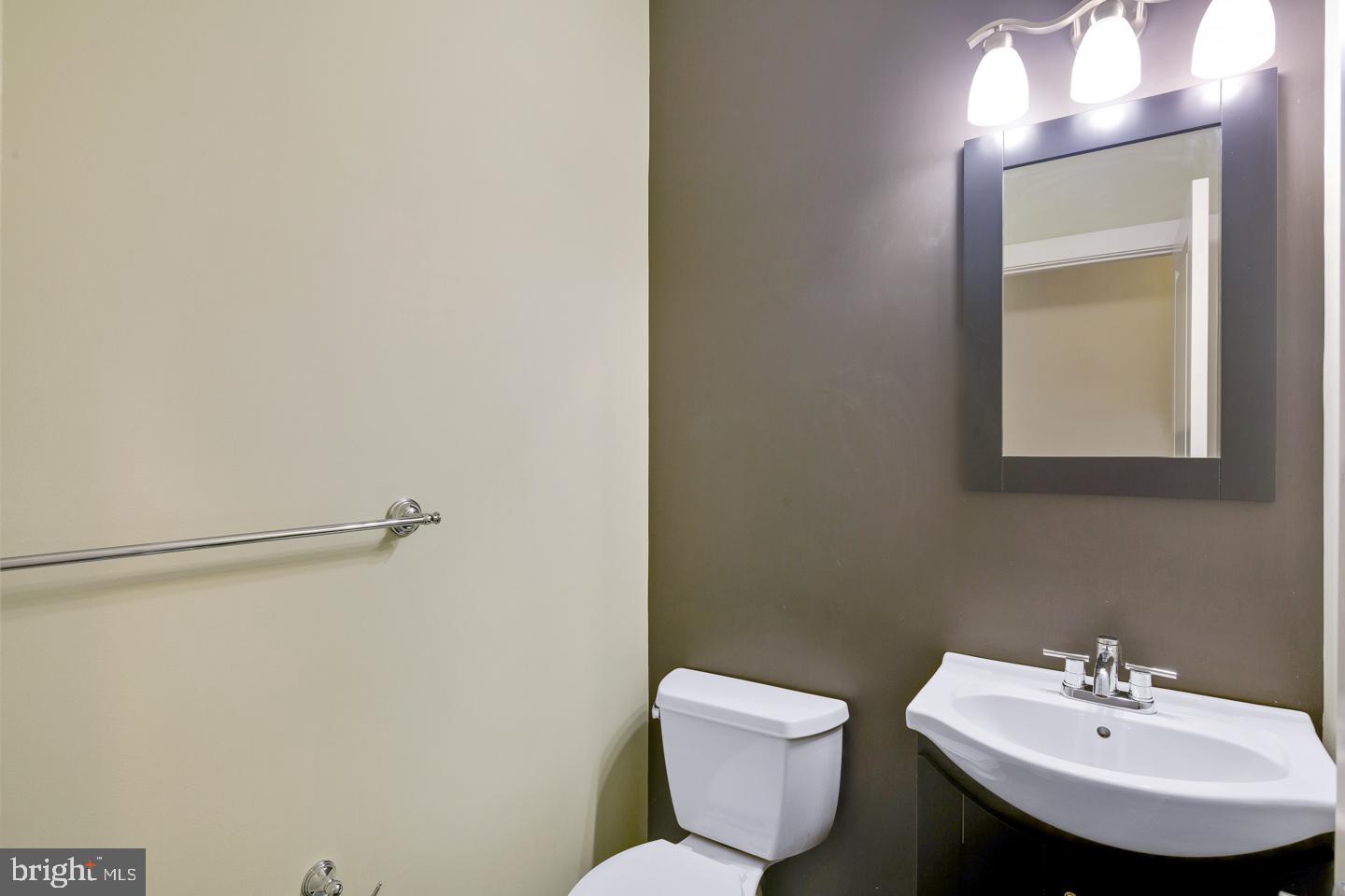 2615 CHRISTIAN ST #UNIT B