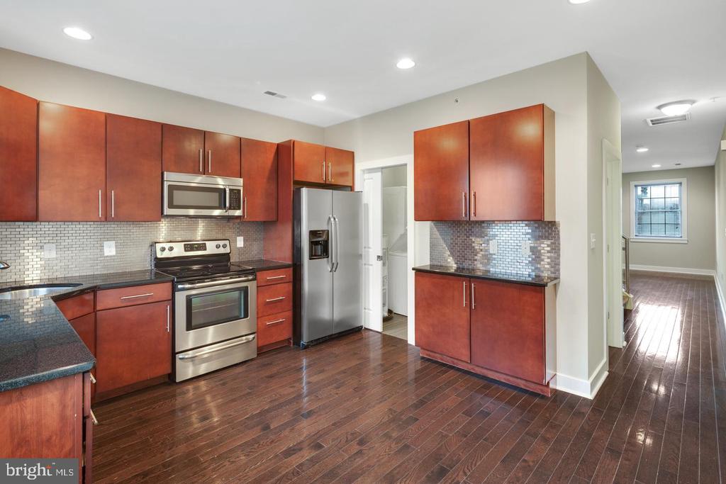 2615 CHRISTIAN ST #UNIT B