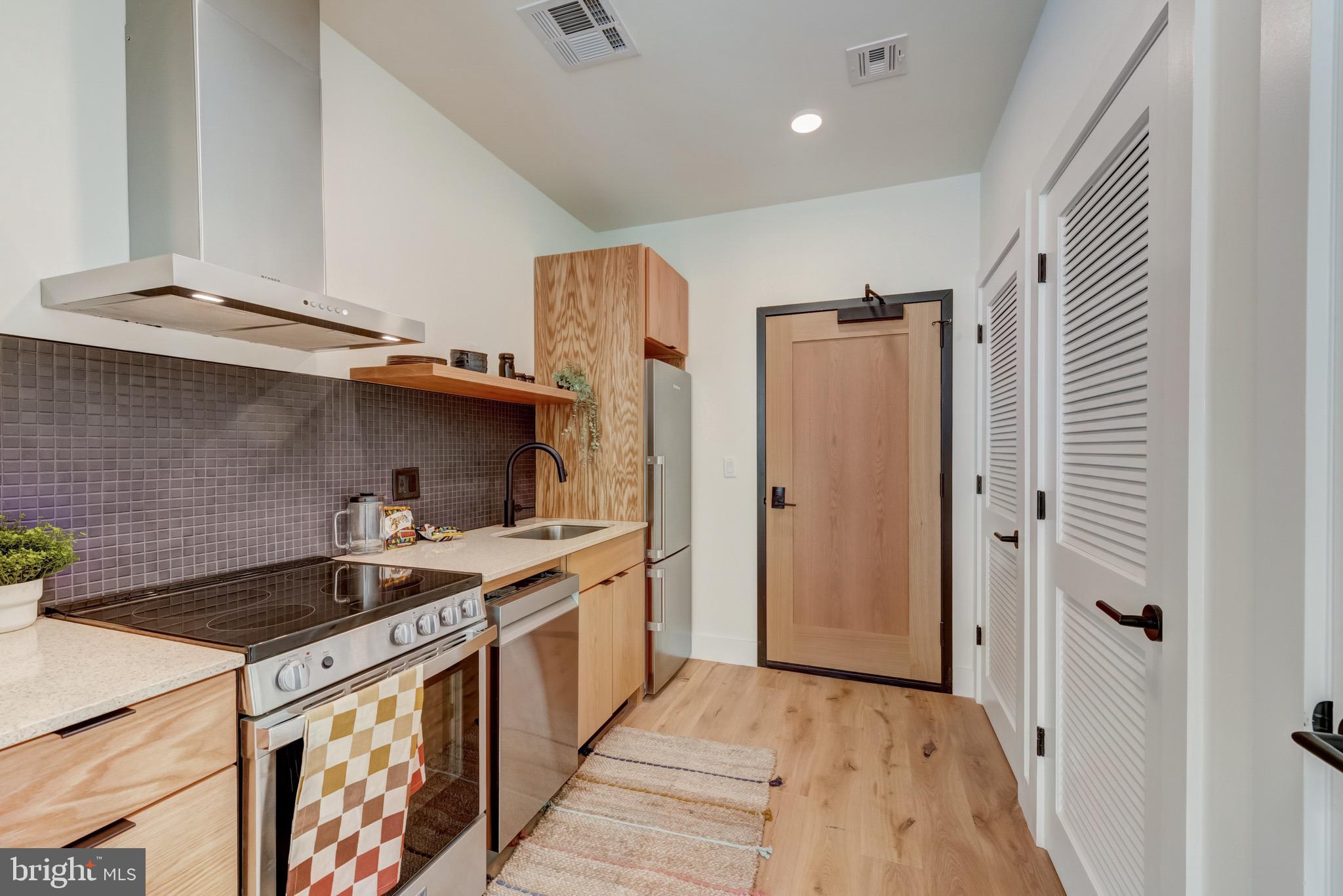 1701-17 N 2ND ST #211