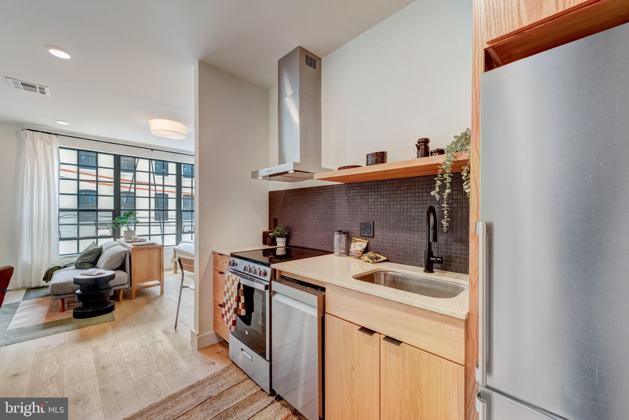 1701-17 N 2ND ST #211