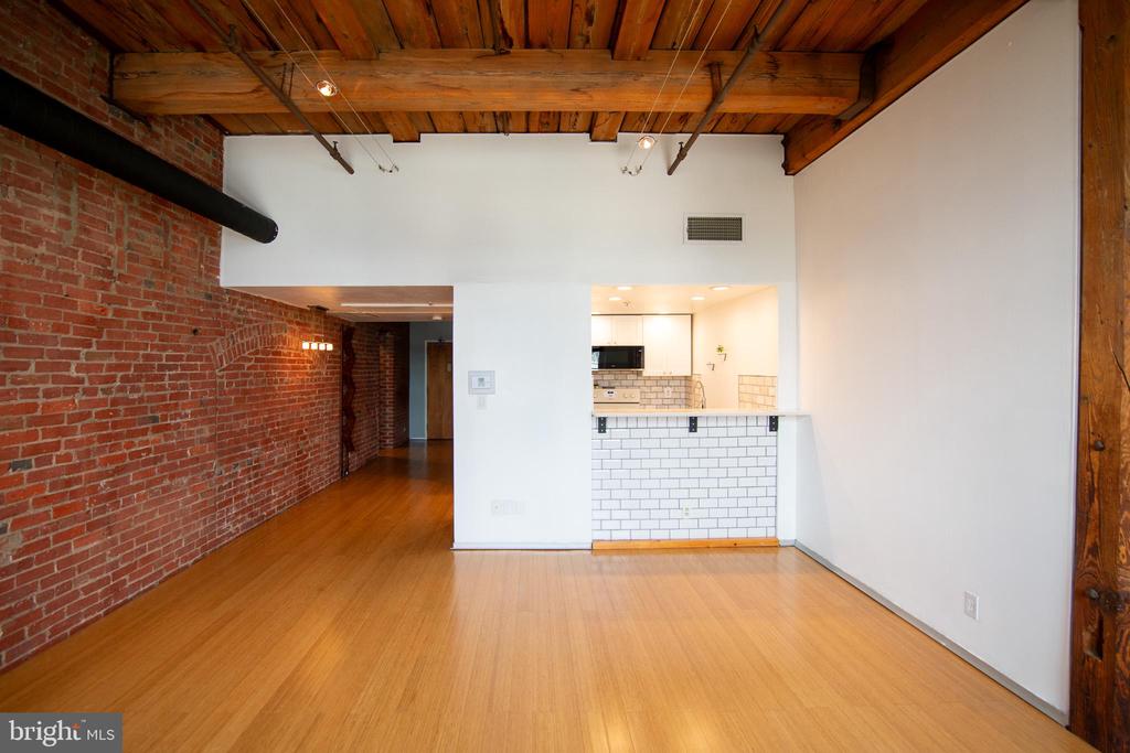301 RACE ST #UNIT 401