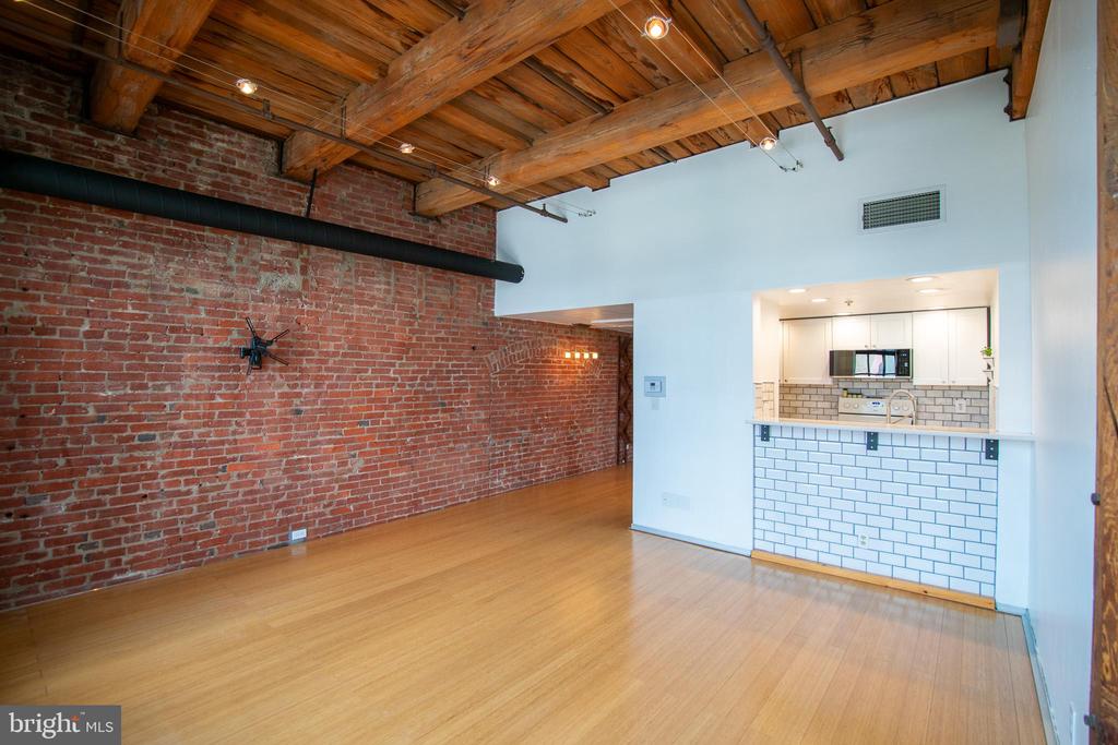 301 RACE ST #UNIT 401