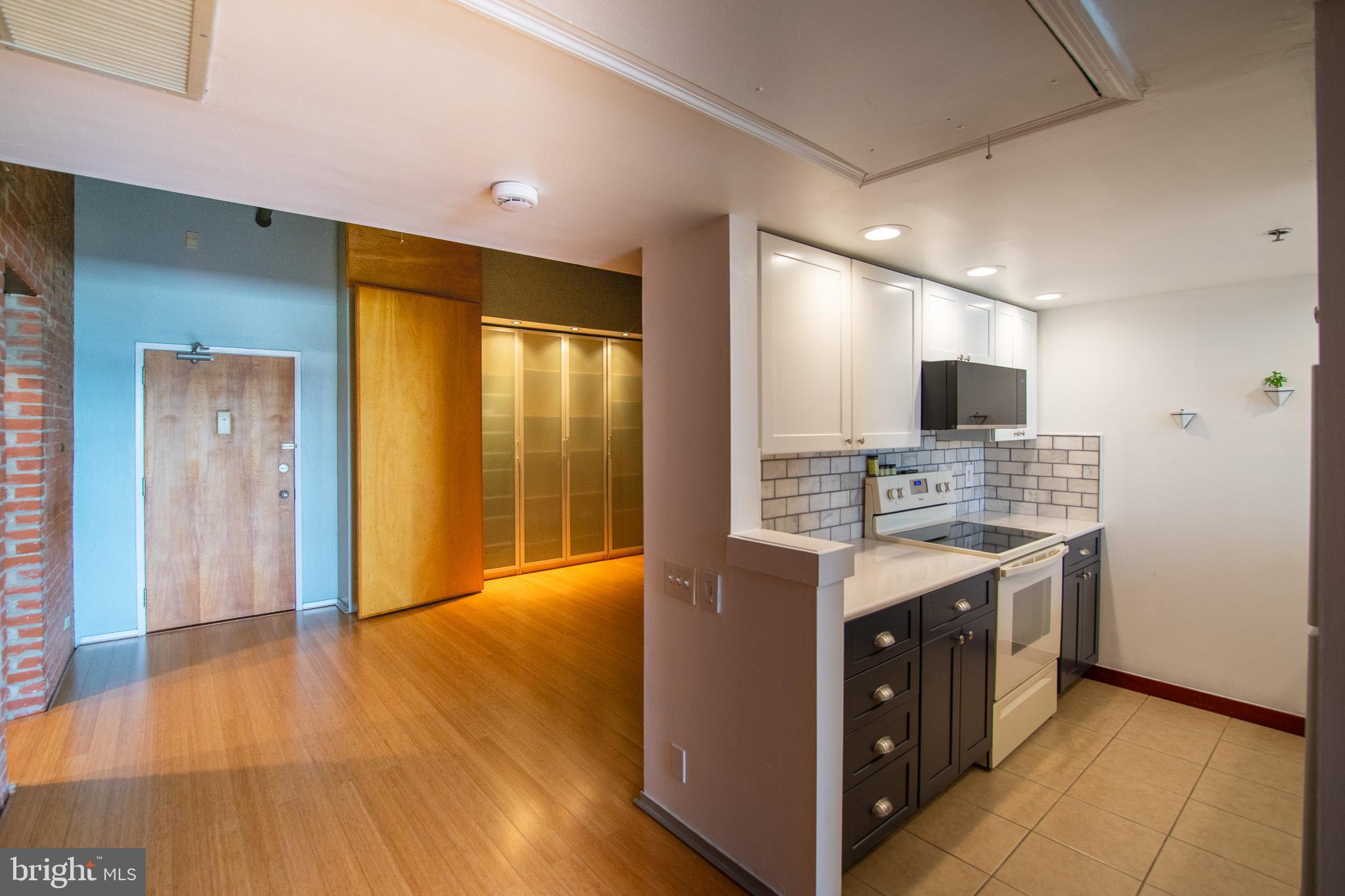 301 RACE ST #UNIT 401