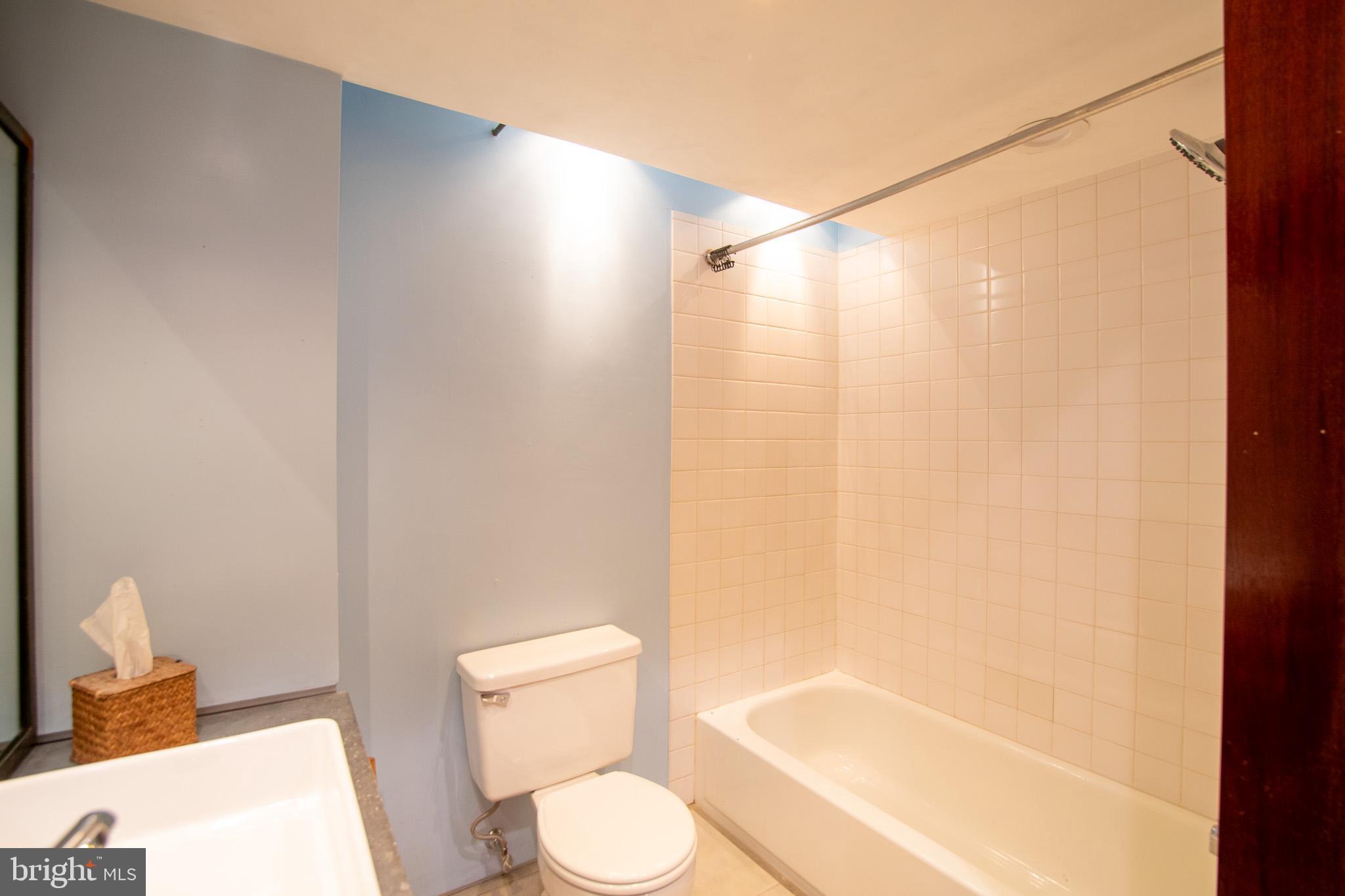 301 RACE ST #UNIT 401