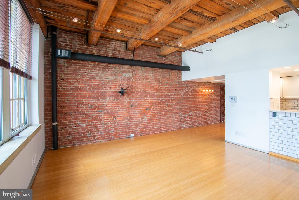 301 RACE ST #UNIT 401