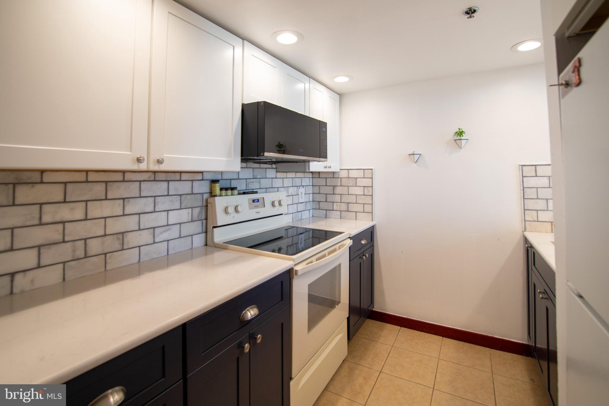 301 RACE ST #UNIT 401