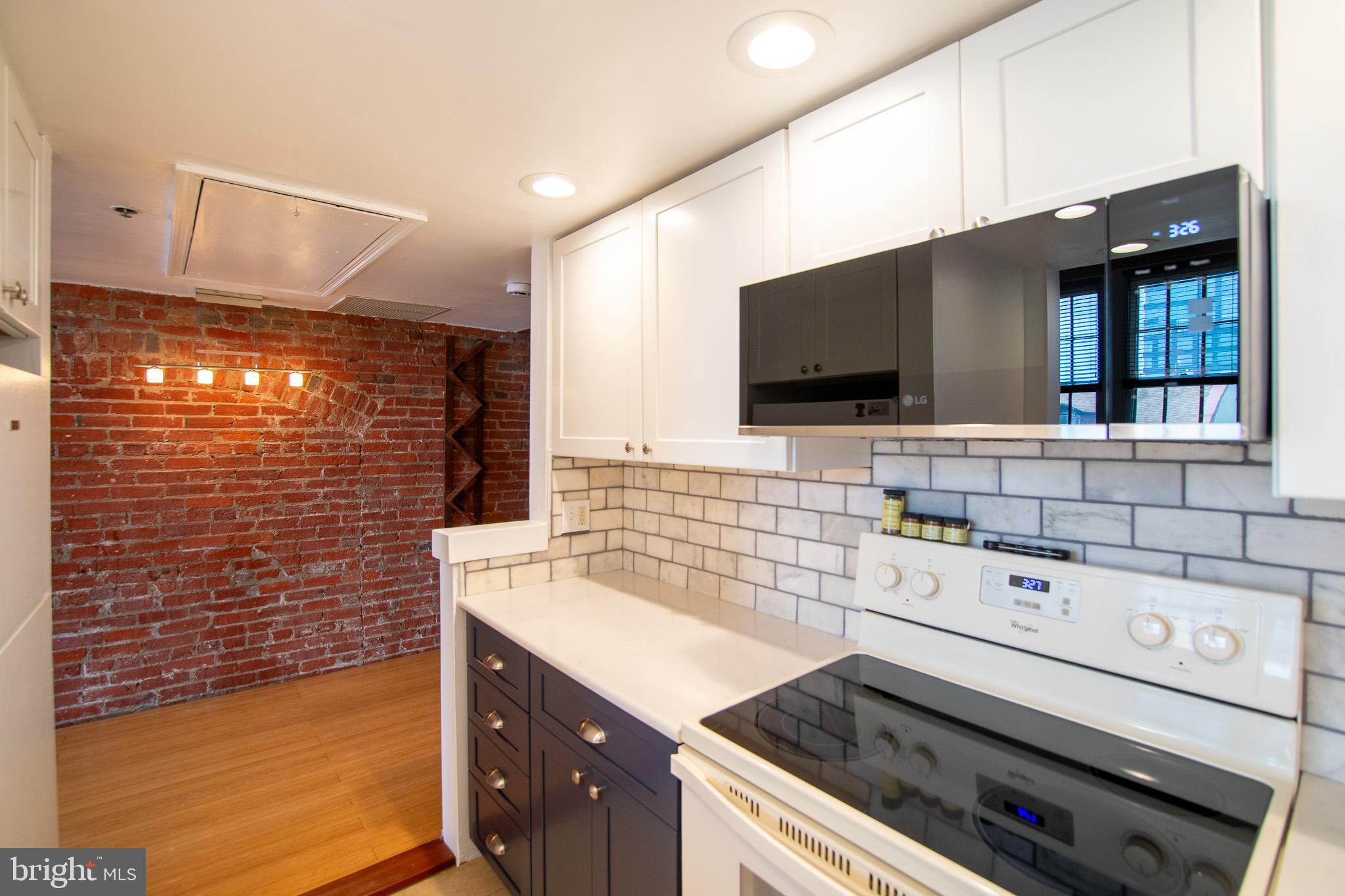 301 RACE ST #UNIT 401