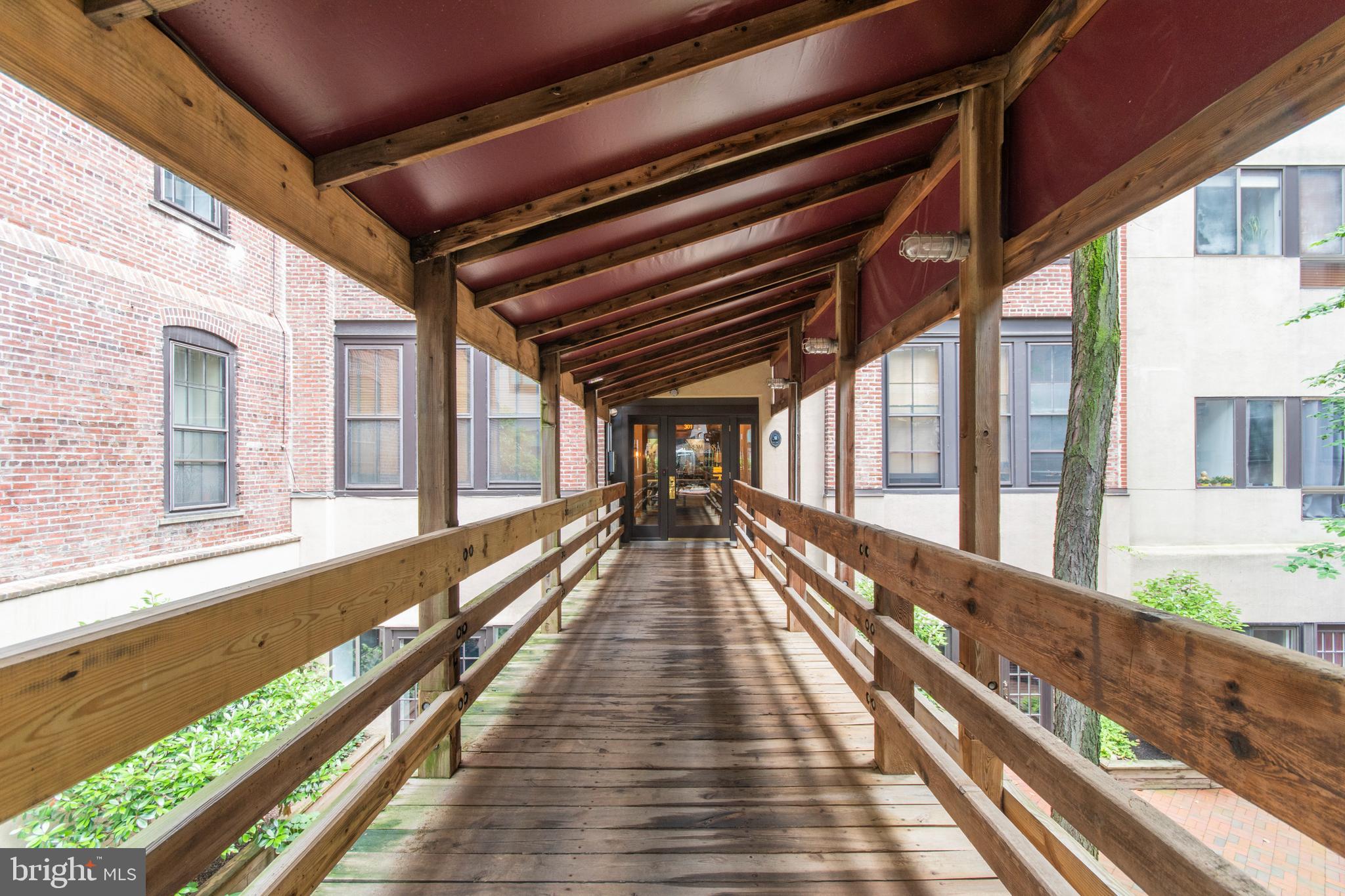 301 RACE ST #UNIT 401