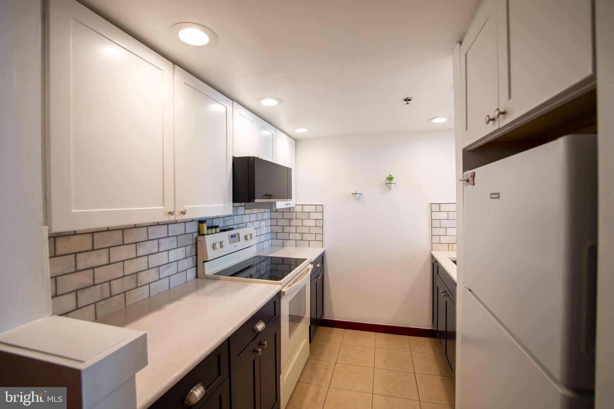 301 RACE ST #UNIT 401