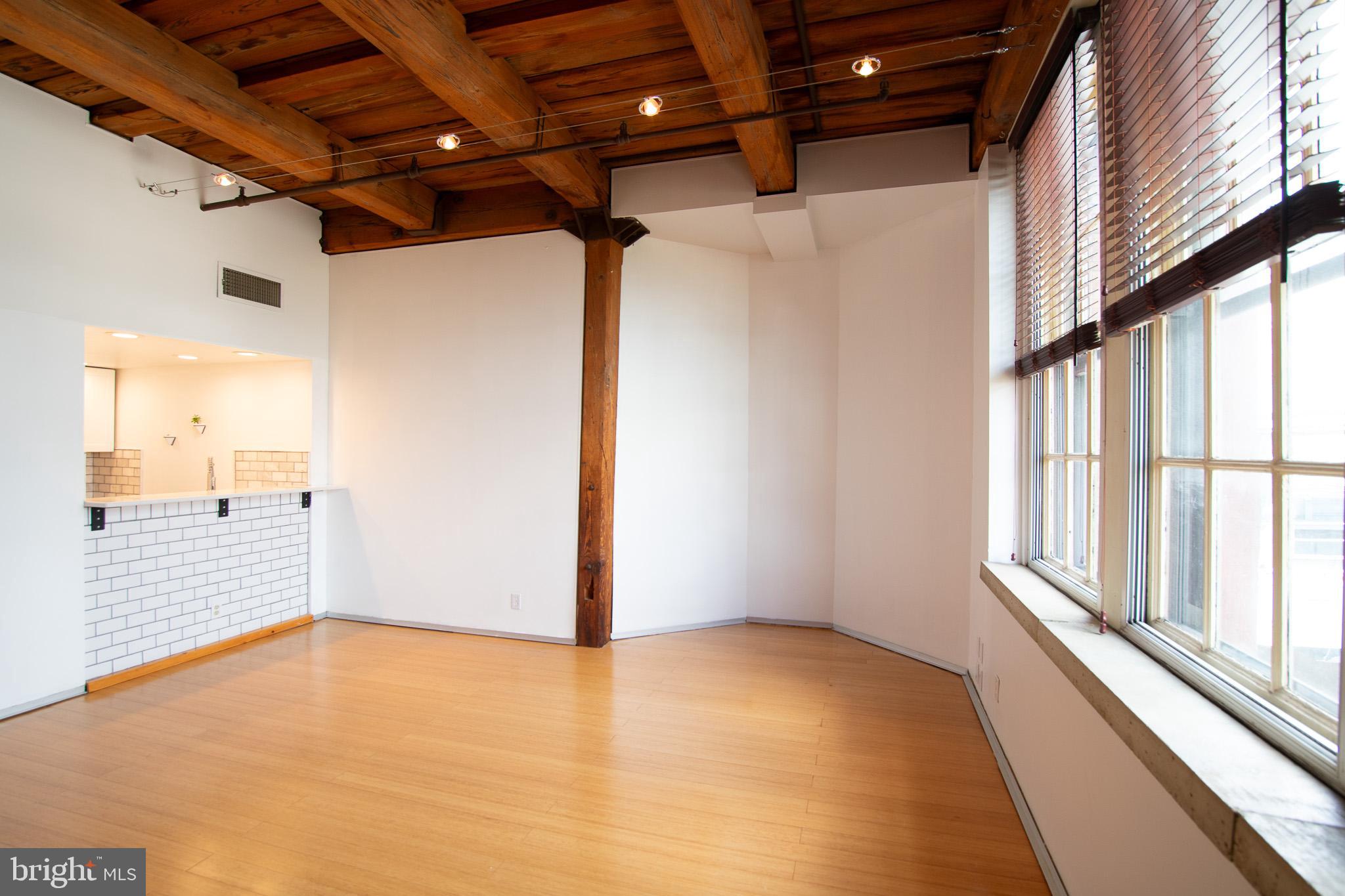 301 RACE ST #UNIT 401