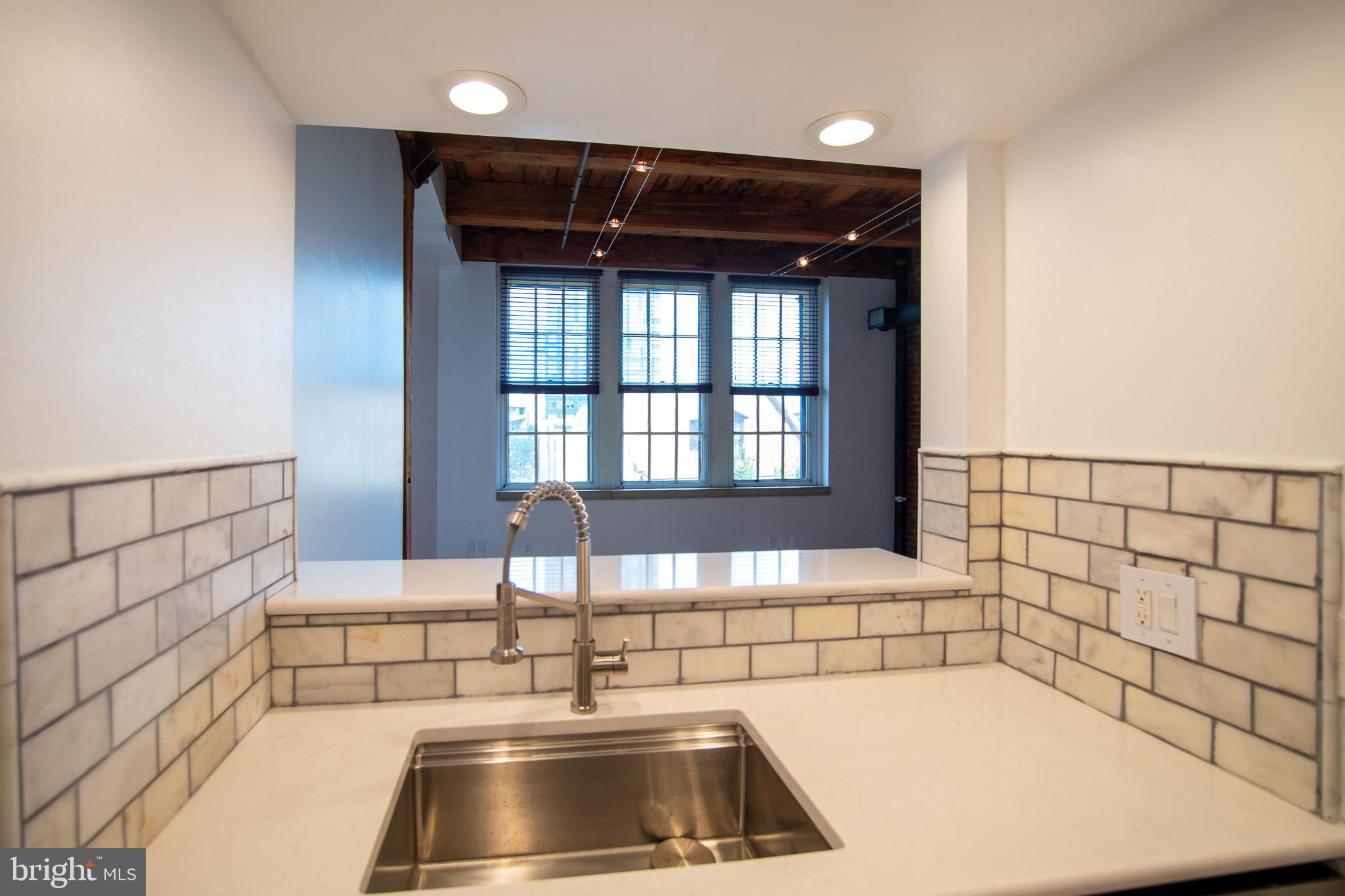 301 RACE ST #UNIT 401