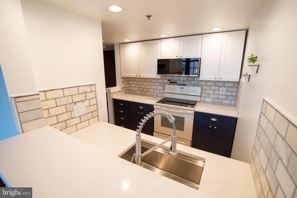 301 RACE ST #UNIT 401
